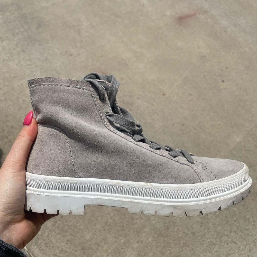 Dolce Vita High Top Sneakers!